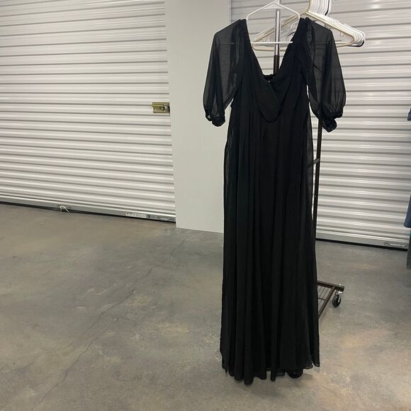 Elegant Medium Black Evening Dress – Classic & Chic for Any Occasion - Picture 2 of 6